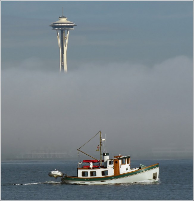 20161110-133005-space-needle-in-fog-1024x1063